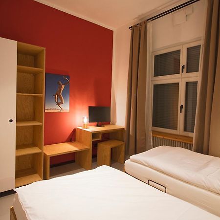 Schillinger-Berlin Am Tempelhofer Feld Aparthotel Room photo